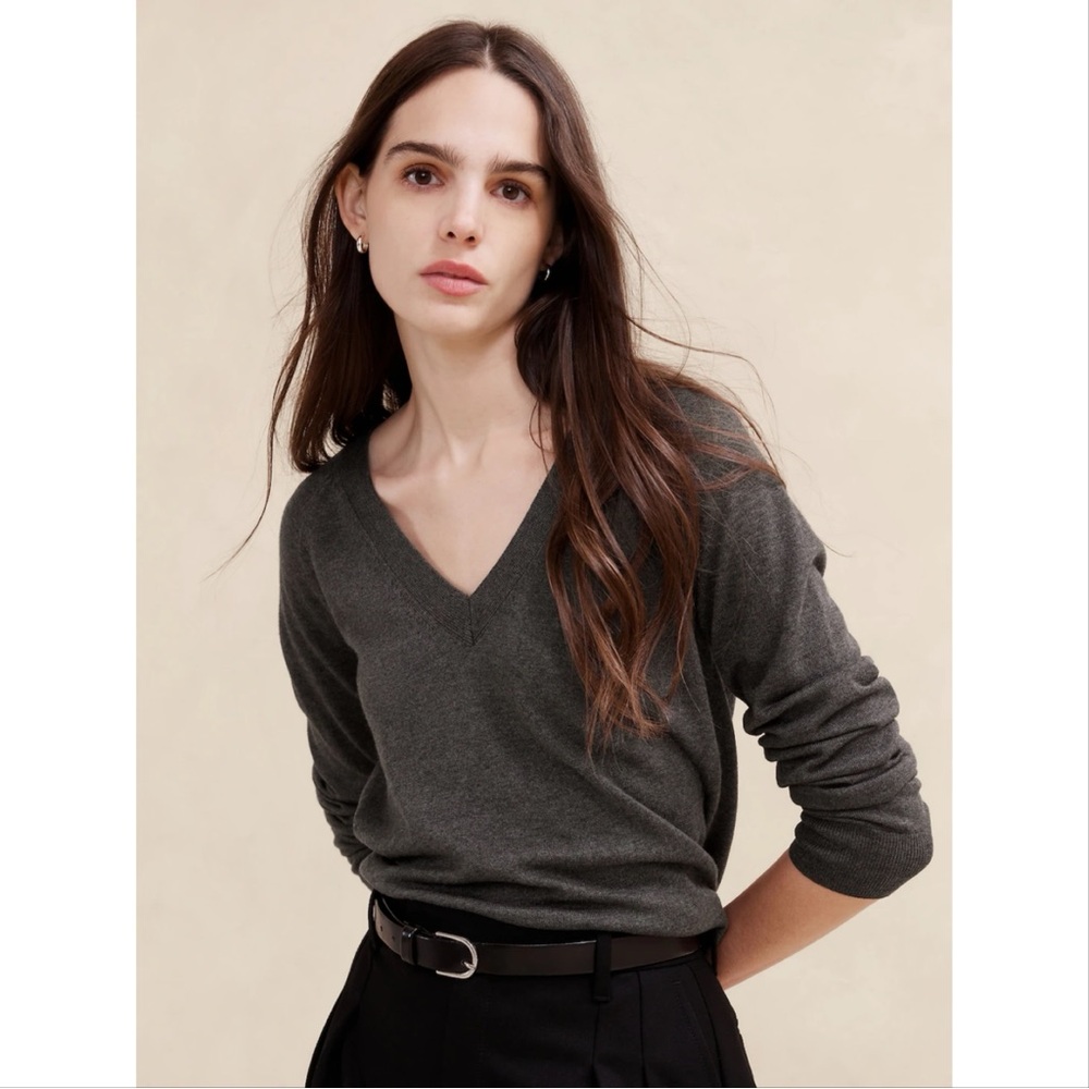 Banana Republic Factory Forever V-Neck Sweater